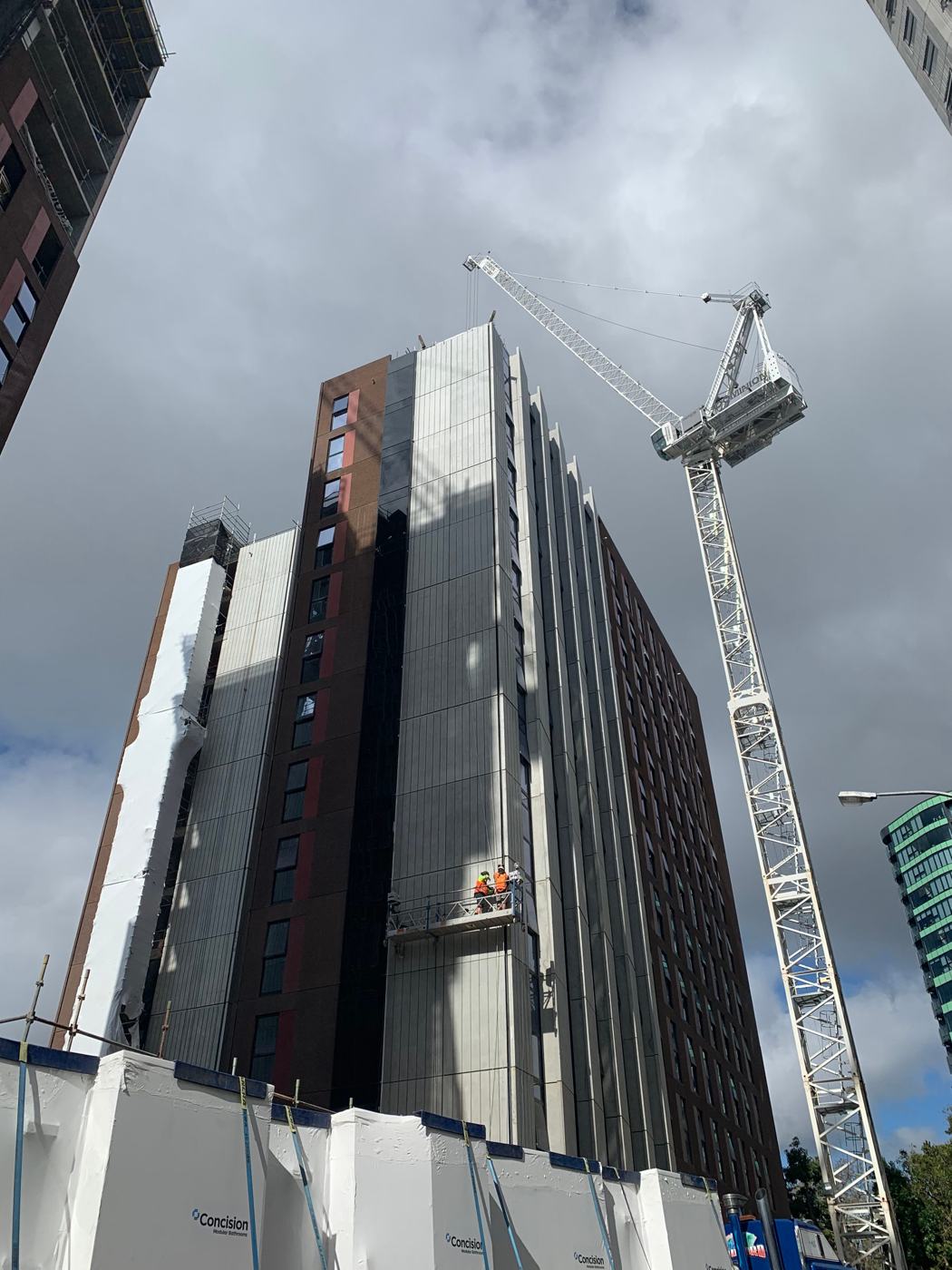 Waiparuru Hall tower under construction with crane